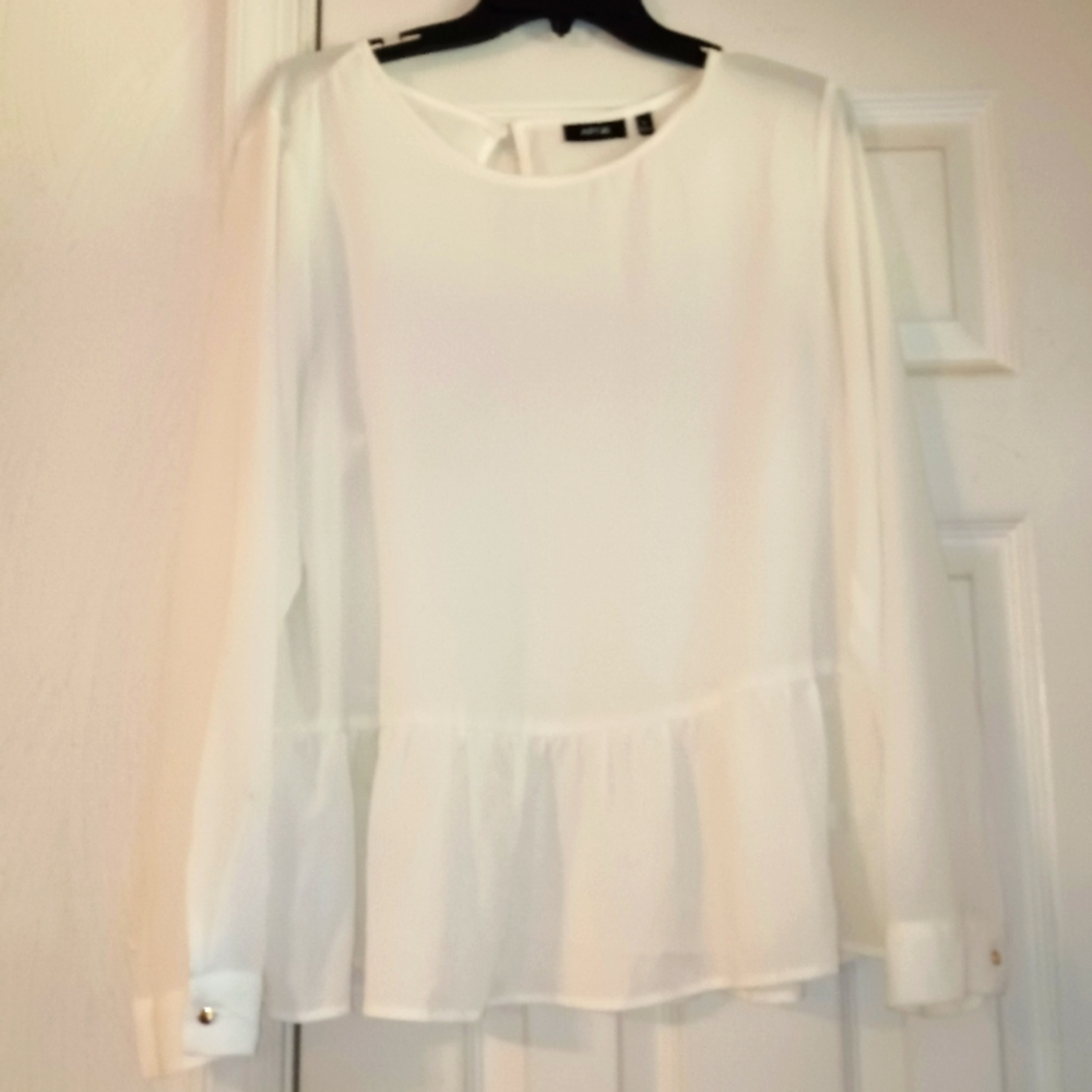 💫(NWOT)Apt. 9 White Peplum Long Sleeve Blouse(PTP 22" L 22")